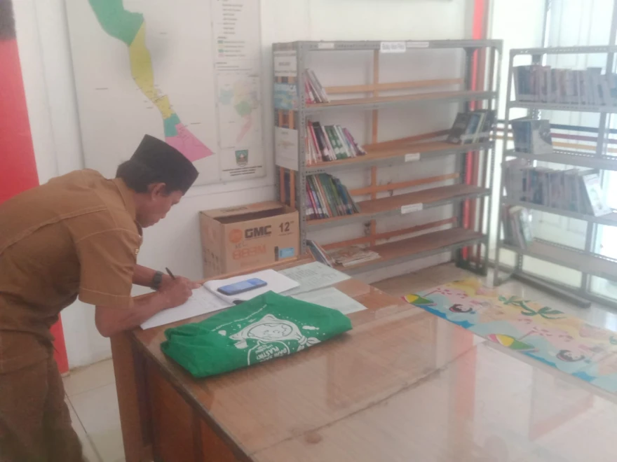 GELIAT LITERASI DI NAGARI: PERPUSTAKAAN "TIMUR MANDIRI" SUNGAI RUMBAI TIMUR HADIRKAN LAYANAN CERIA DAN RAMAH ANAK