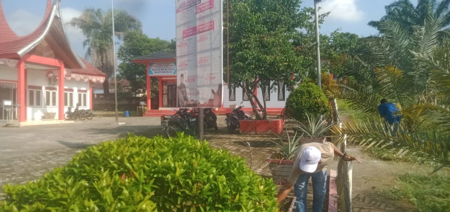 Sambut Hari Lingkungan Hidup Sedunia, Nagari Sungai Rumbai Timur Gelar Aksi Gotong Royong 